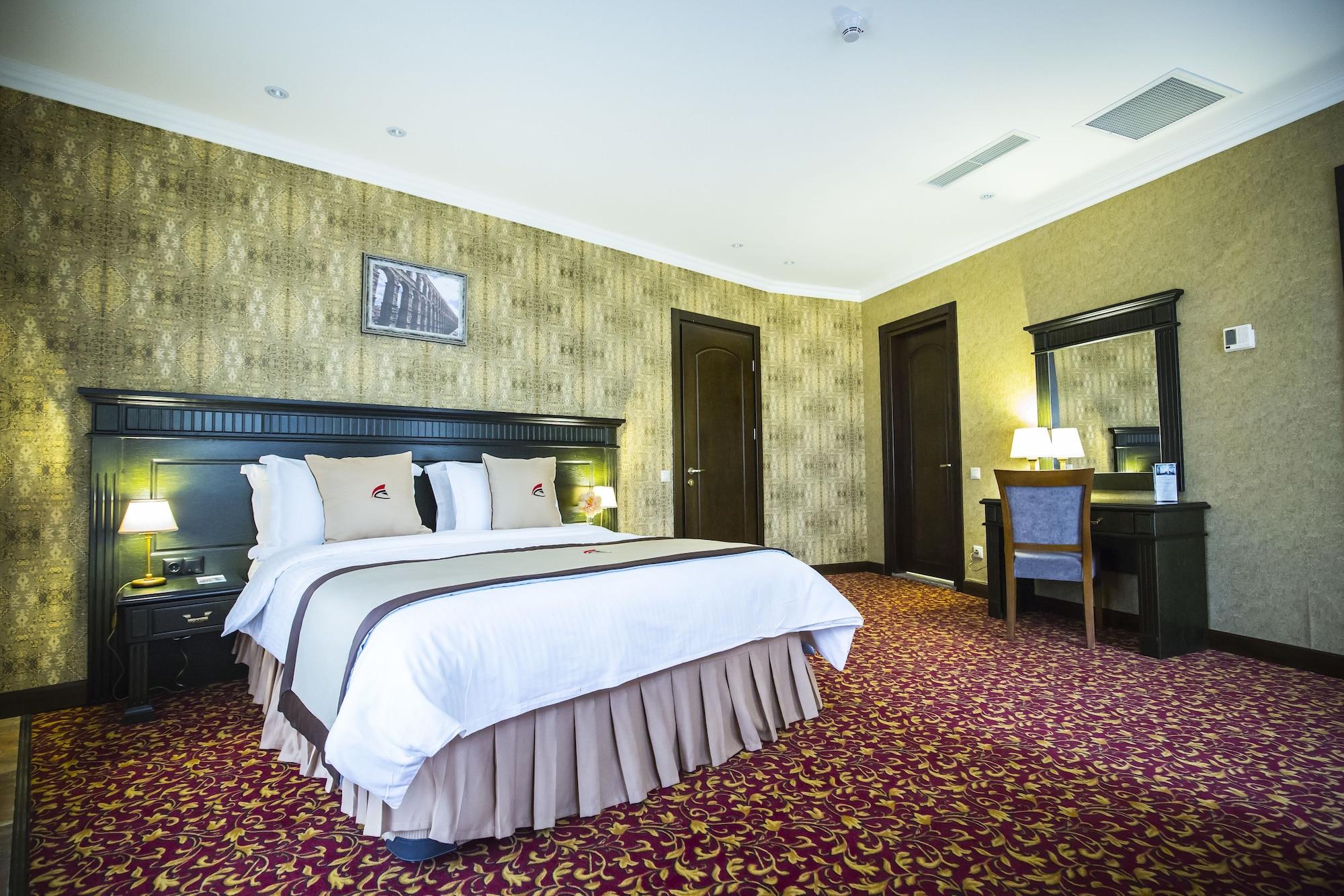 Colosseum Marina Hotel Batumi Esterno foto