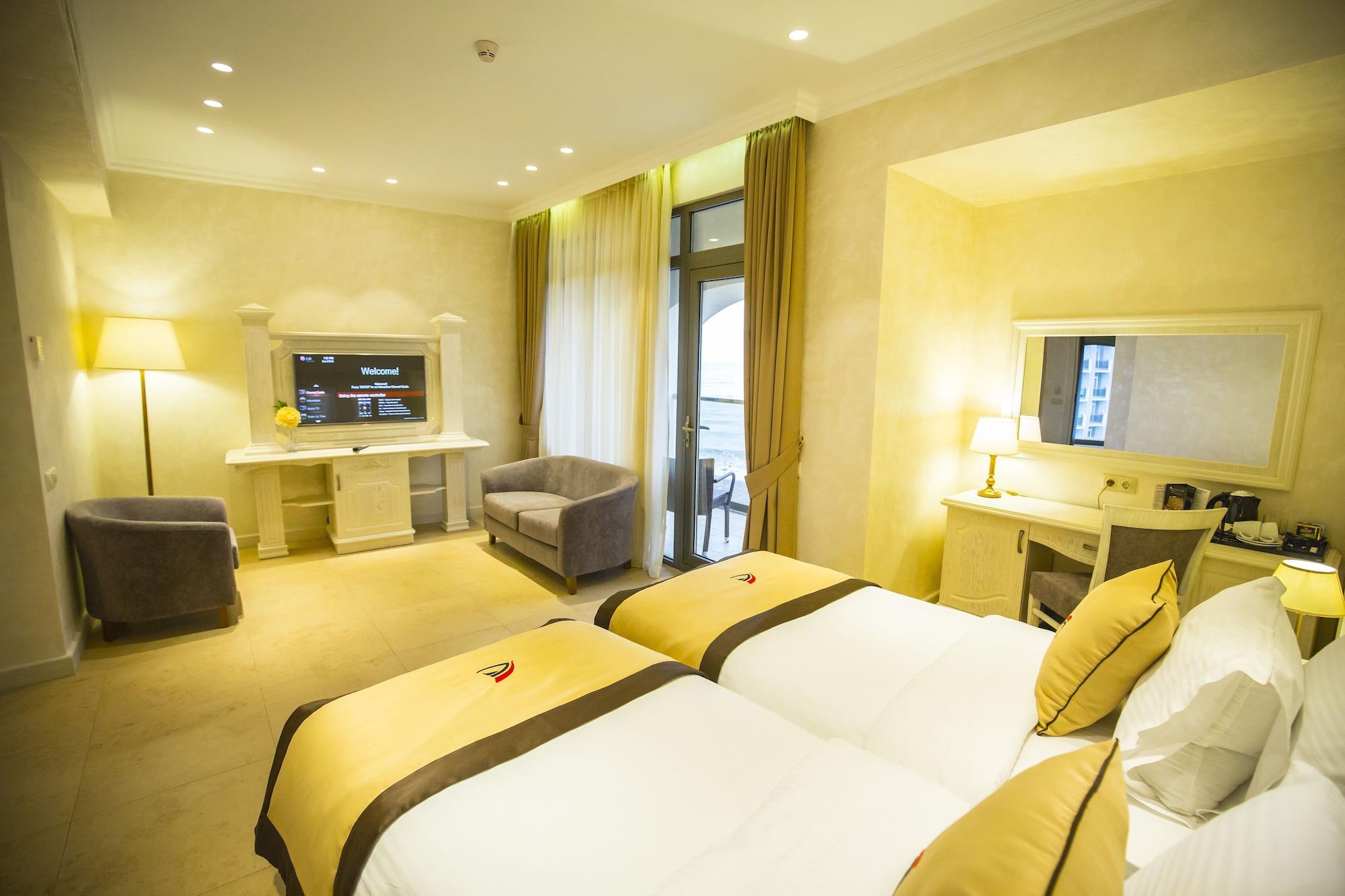 Colosseum Marina Hotel Batumi Esterno foto