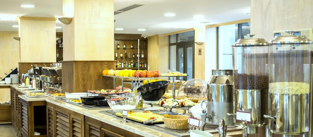 Colosseum Marina Hotel Batumi Esterno foto