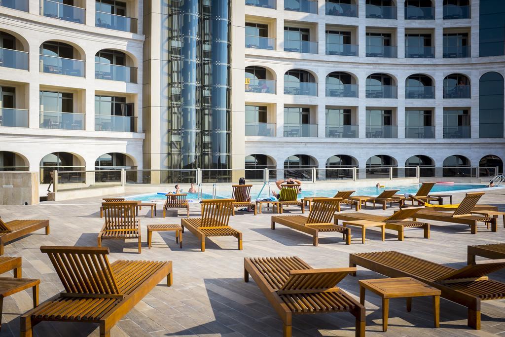 Colosseum Marina Hotel Batumi Esterno foto