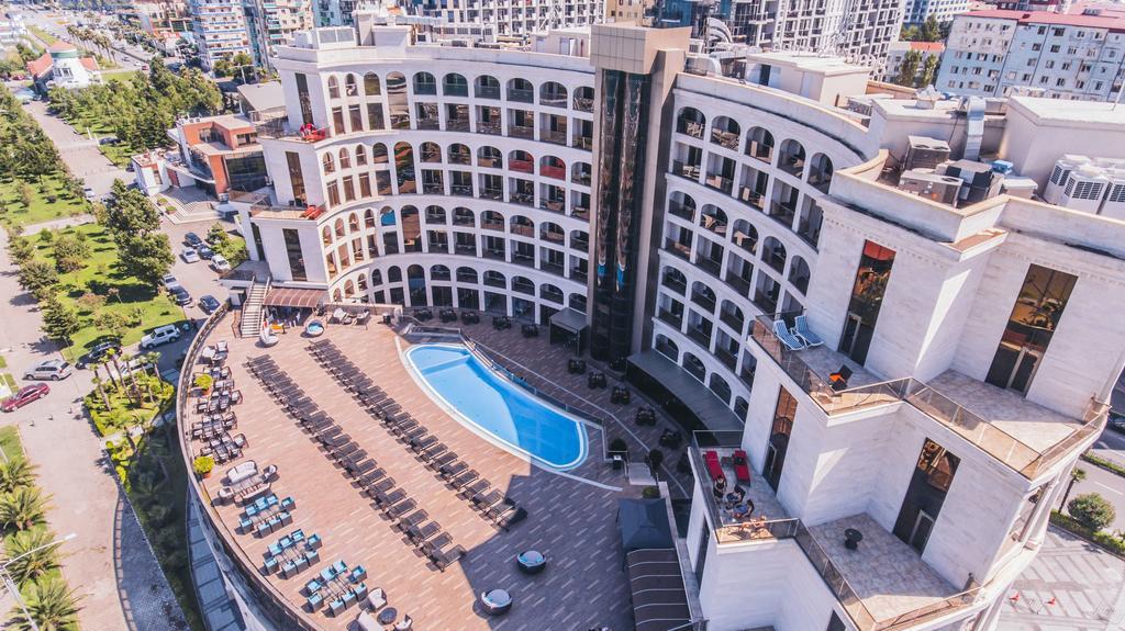 Colosseum Marina Hotel Batumi Esterno foto